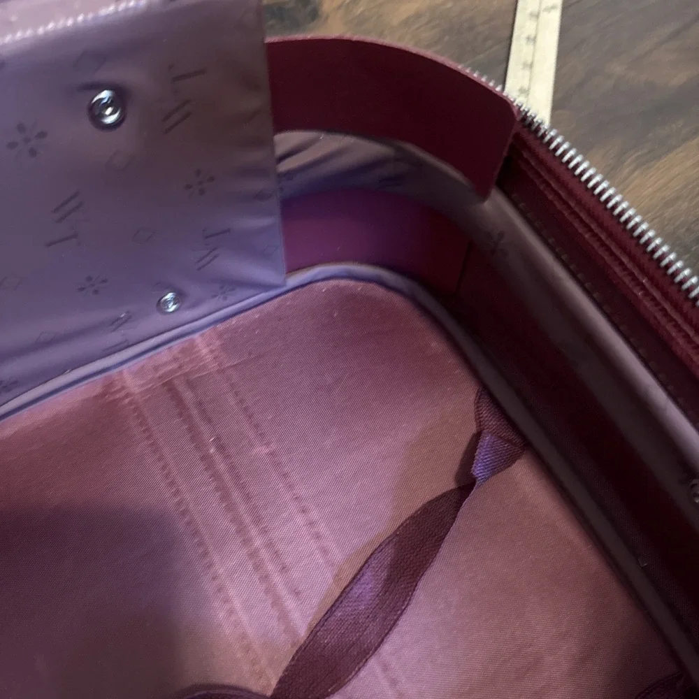 Vintage World Traveler Burgundy Leather Carry On Suitcase Travel Bag 21